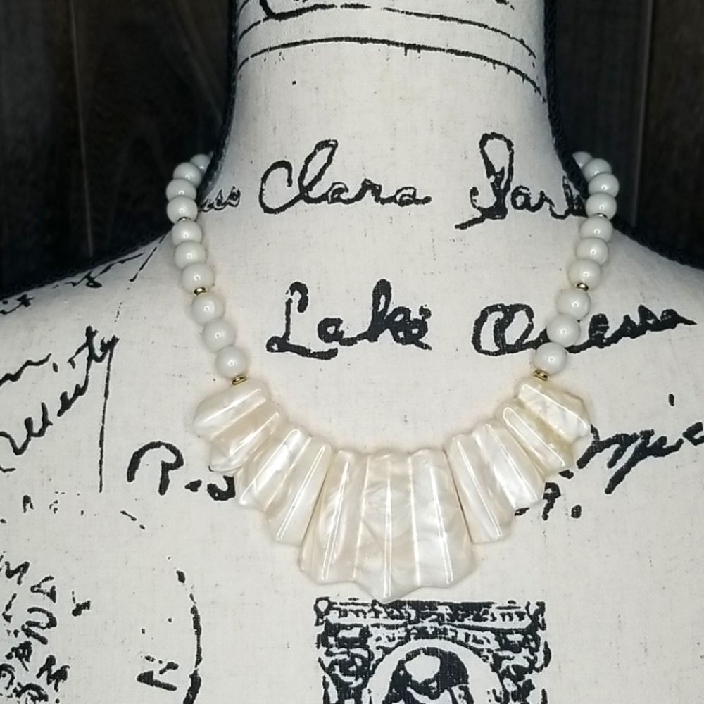 Vintage Marbled Creme Statement Choker